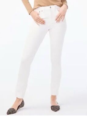 J. Crew Mercantile  NWOT 8” midrise skinny jean in white- frost wash  size 28/30